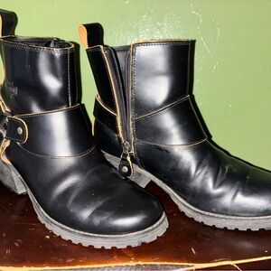 Harley-Davidson Black Leather Boots with Tan Accents
